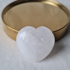 Galet cœur en cristal de roche