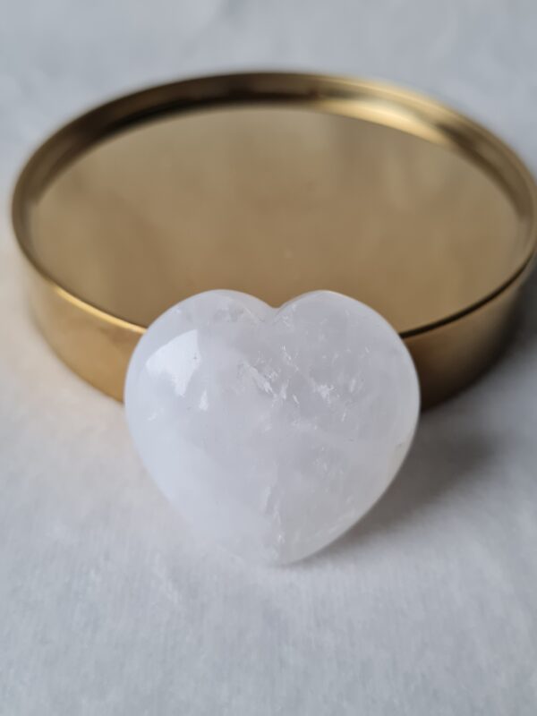 Galet cœur en cristal de roche