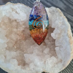 Pendentif “Orgonite” 7 chakras