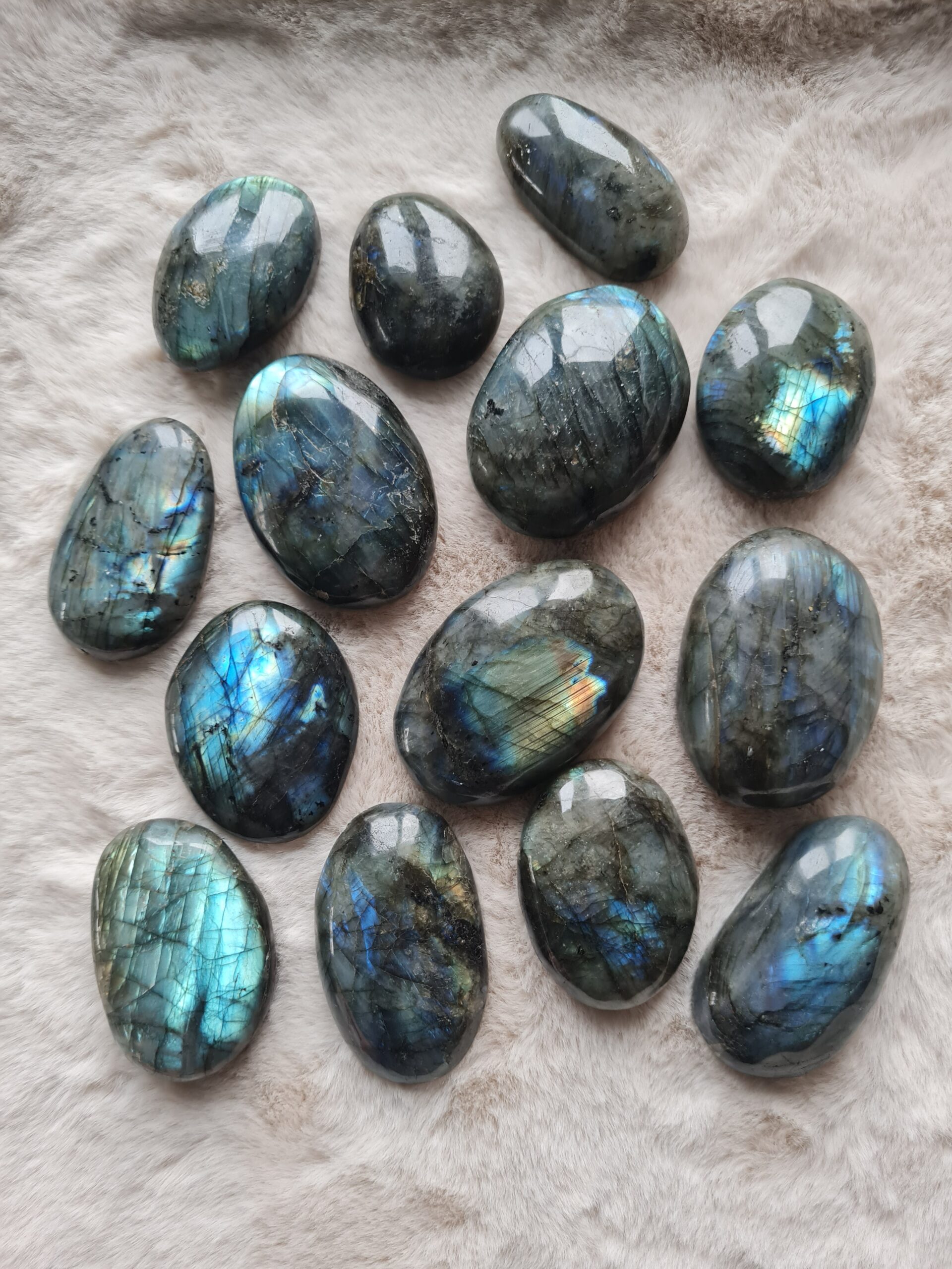 Galets de labradorite qualité AA