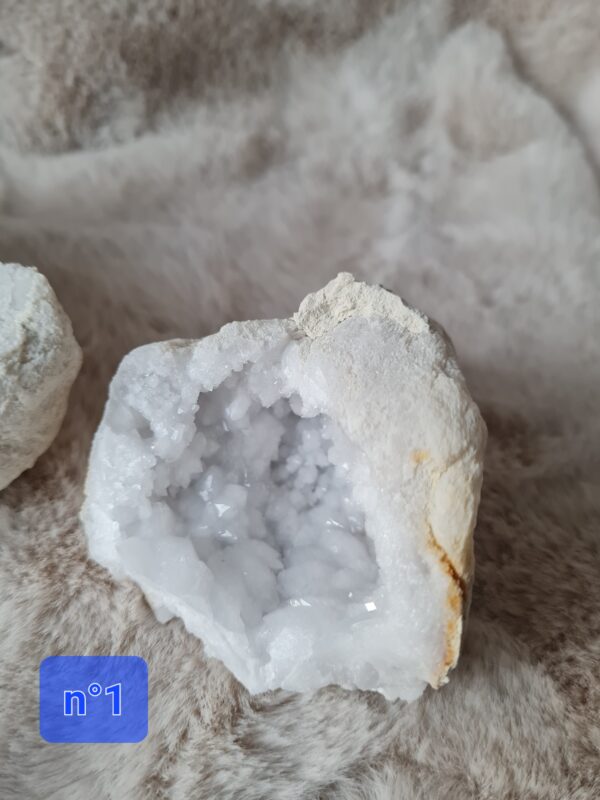 petite géode en cristal de roche