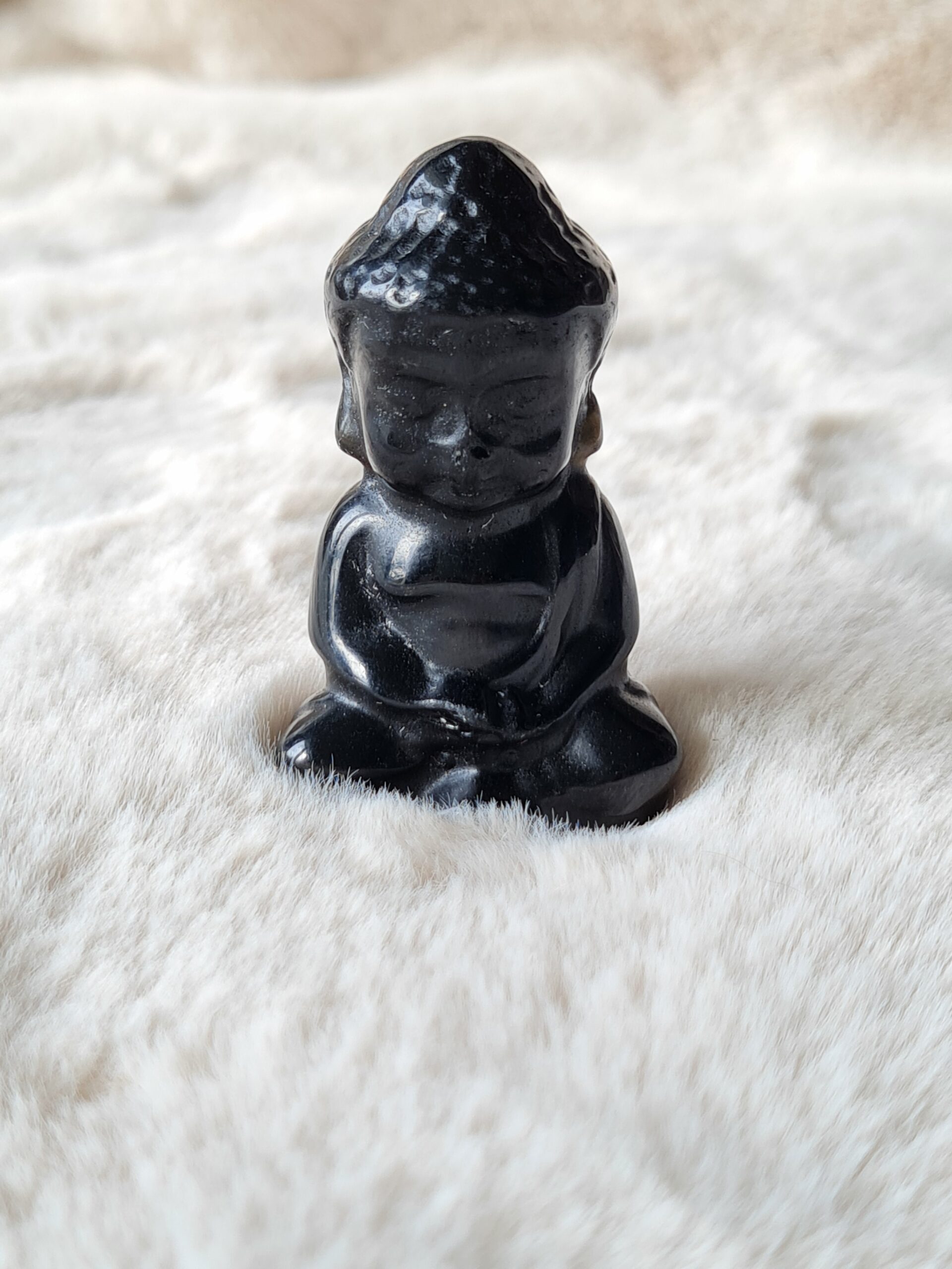figurine pierre naturelle obsidienne