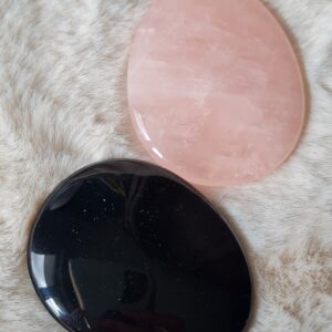 Galet anti stress en Obsidienne Noire A