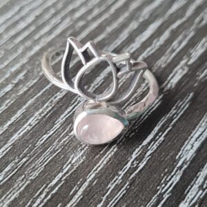 Bague lotus en argent 925 et Quartz Rose AA