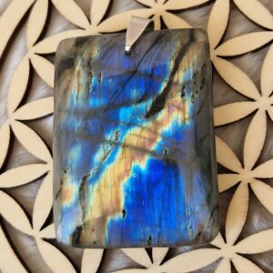Pendentif rectangulaire en labradorite AA