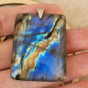 Pendentif rectangulaire en labradorite AA