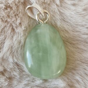 Pendentif pierre roulée en Jade de chine A