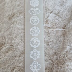 Porte encens en sélénite gravé 7 chakras
